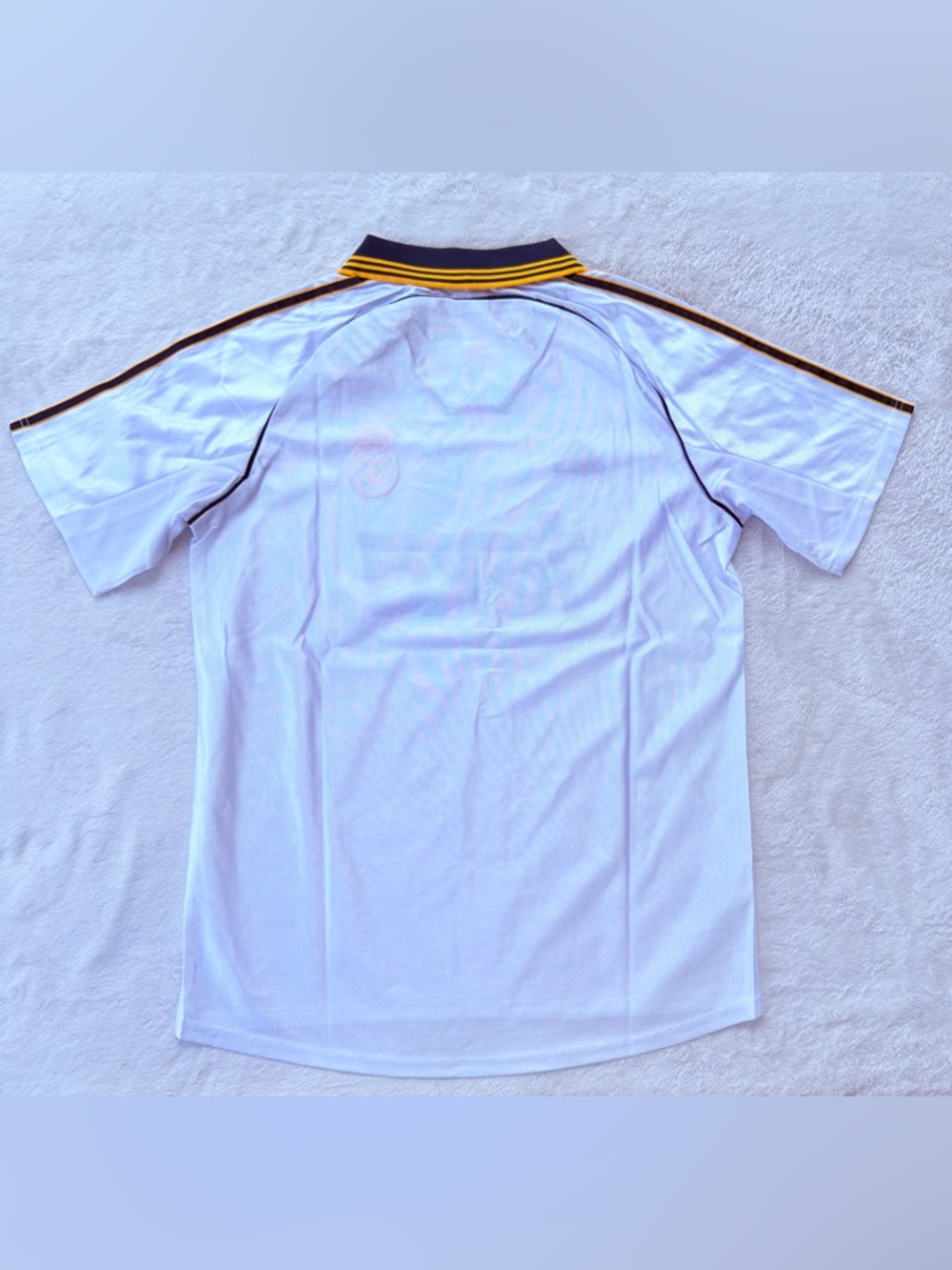 Real Madrid FC Retro Jersey 1998-2000 - Picture 2 of 5